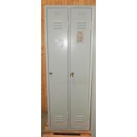 Metalen Locker 2-deurs afm. Br.60 D. 50 H. 170. 1 deur op slot